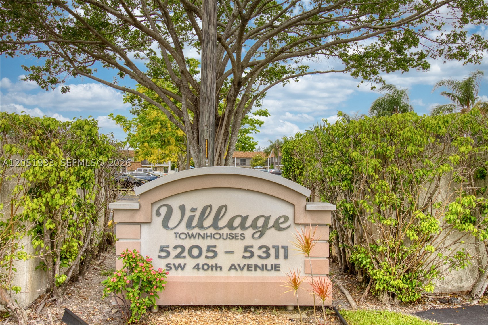 VILLAGE TOWNHOUSES NO TWO - Residential Lease