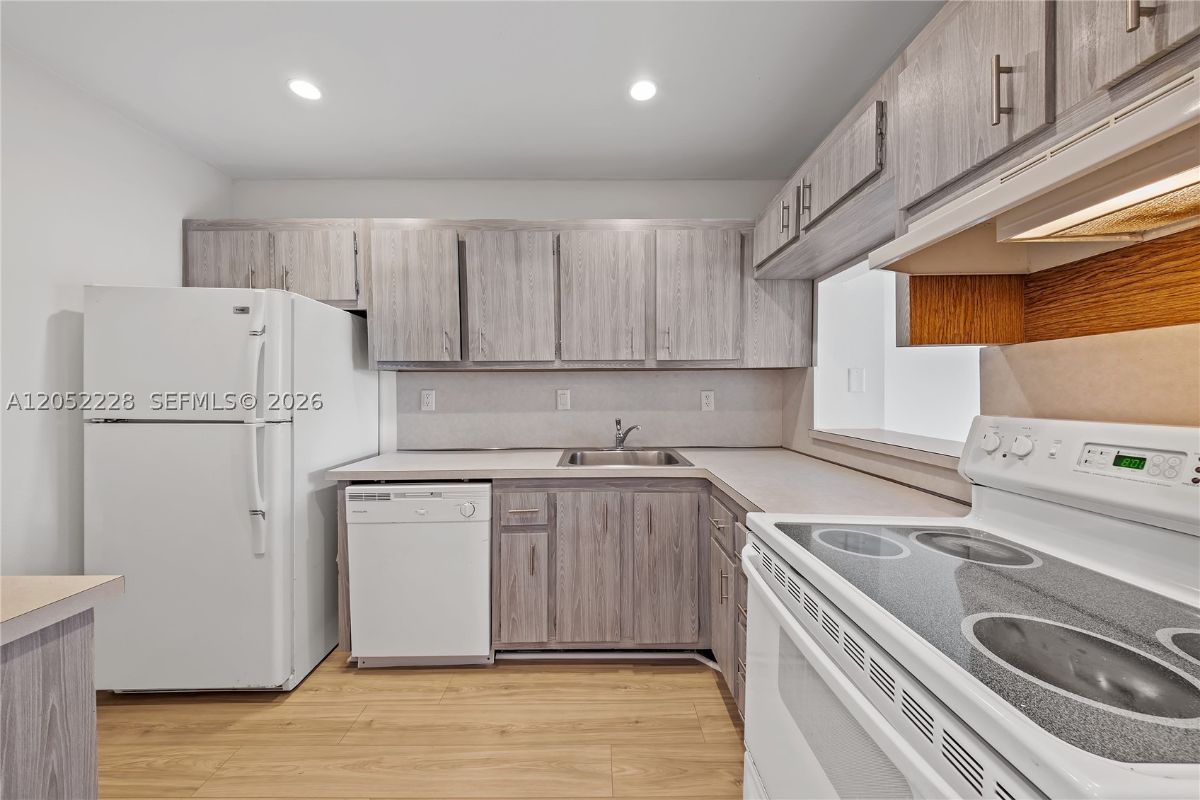CAMINO CIRCLE CONDO - Residential Lease