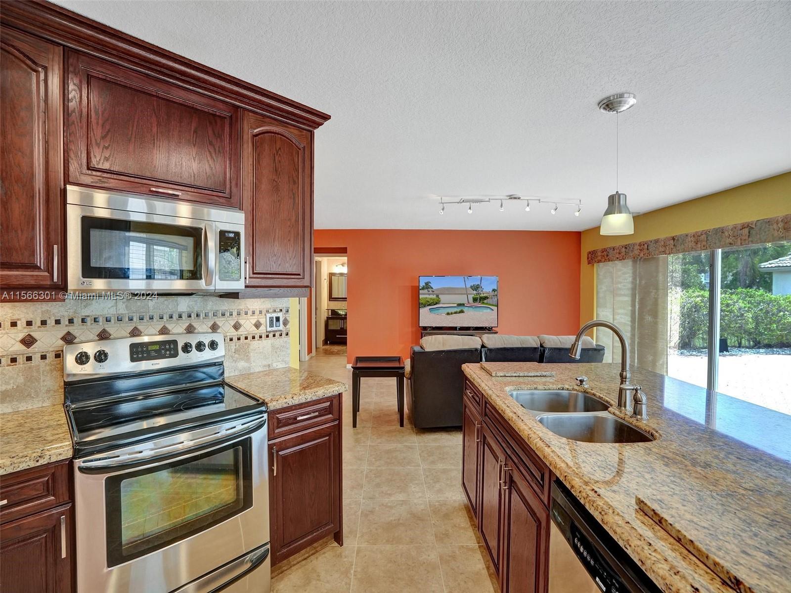 PEMBROKE ISLES 1 - Residential