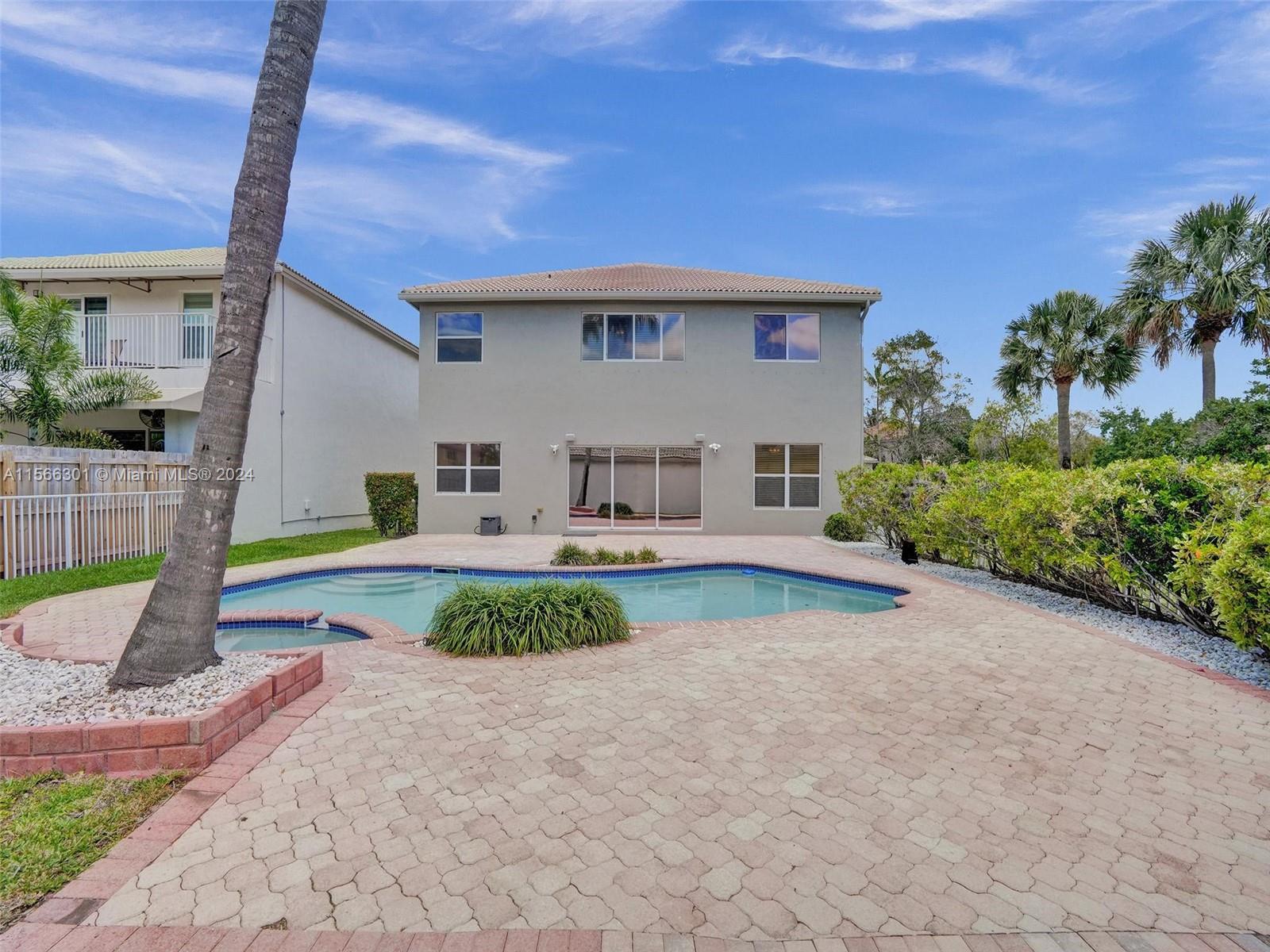 PEMBROKE ISLES 1 - Residential