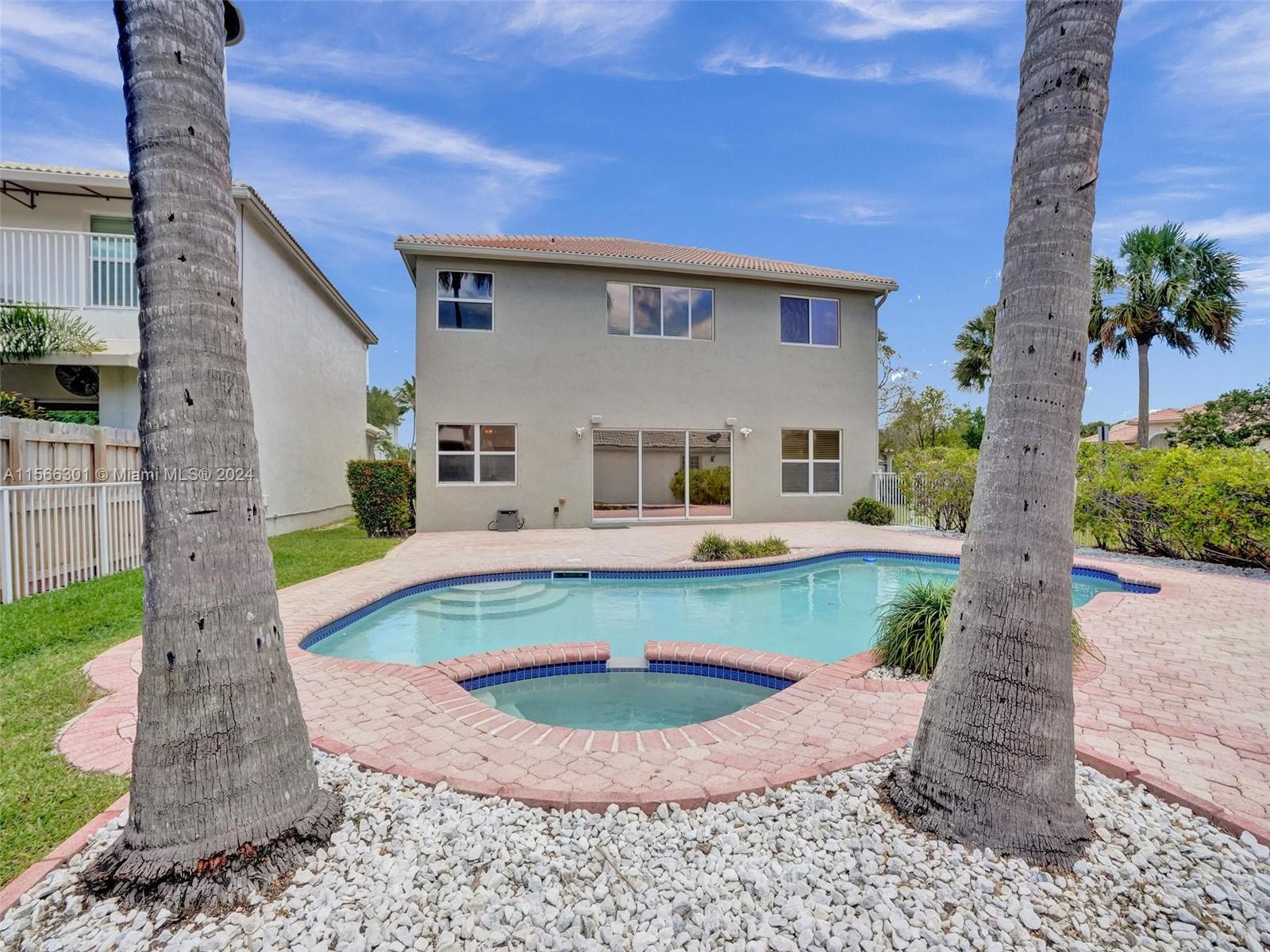 PEMBROKE ISLES 1 - Residential