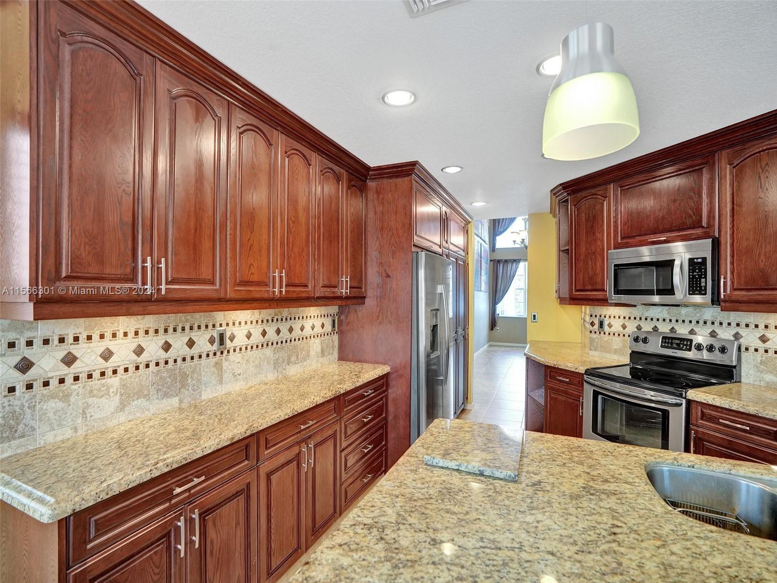 PEMBROKE ISLES 1 - Residential