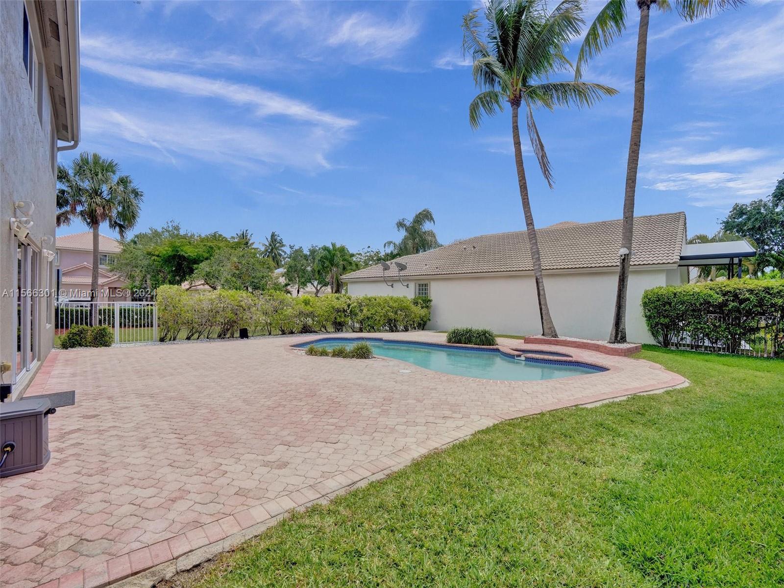 PEMBROKE ISLES 1 - Residential