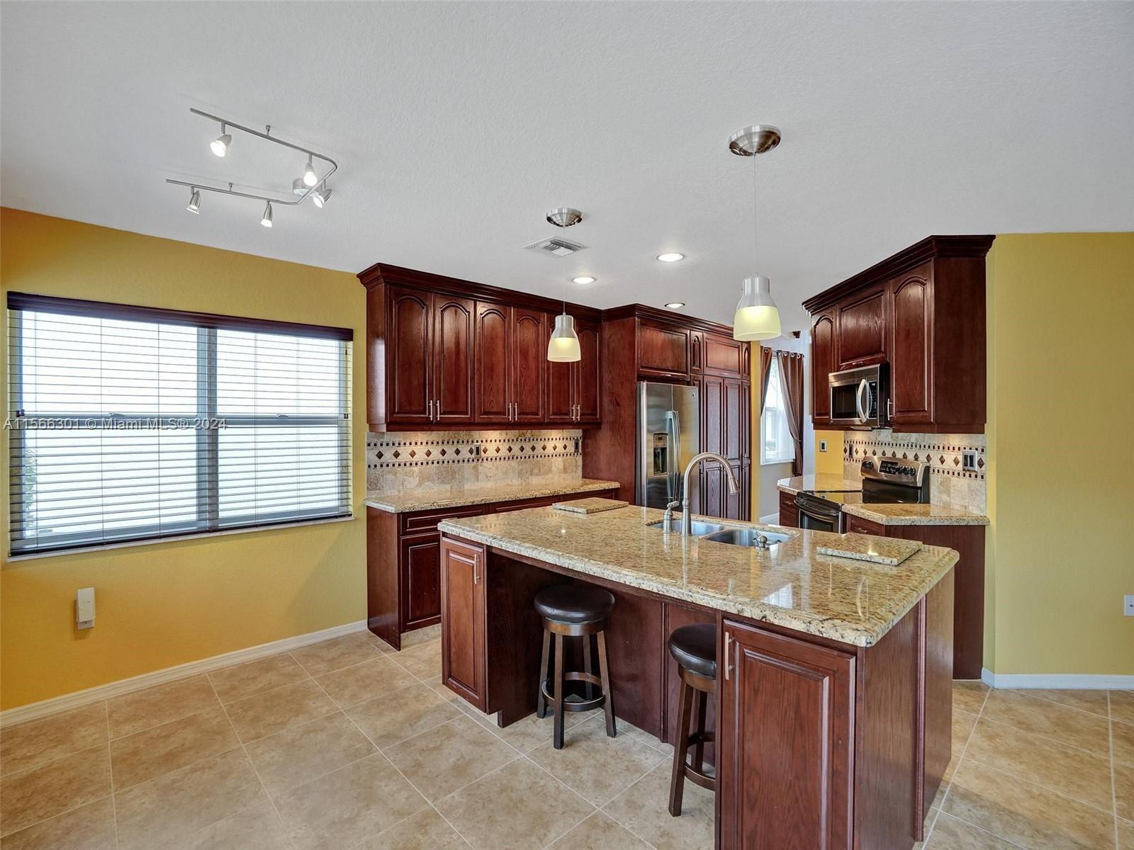 PEMBROKE ISLES 1 - Residential