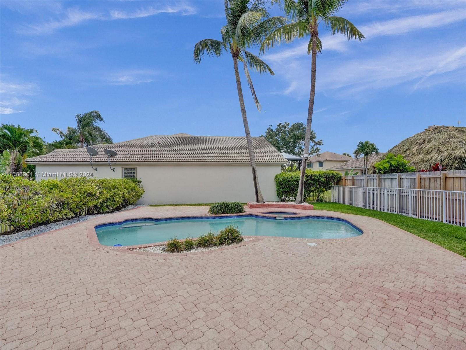 PEMBROKE ISLES 1 - Residential