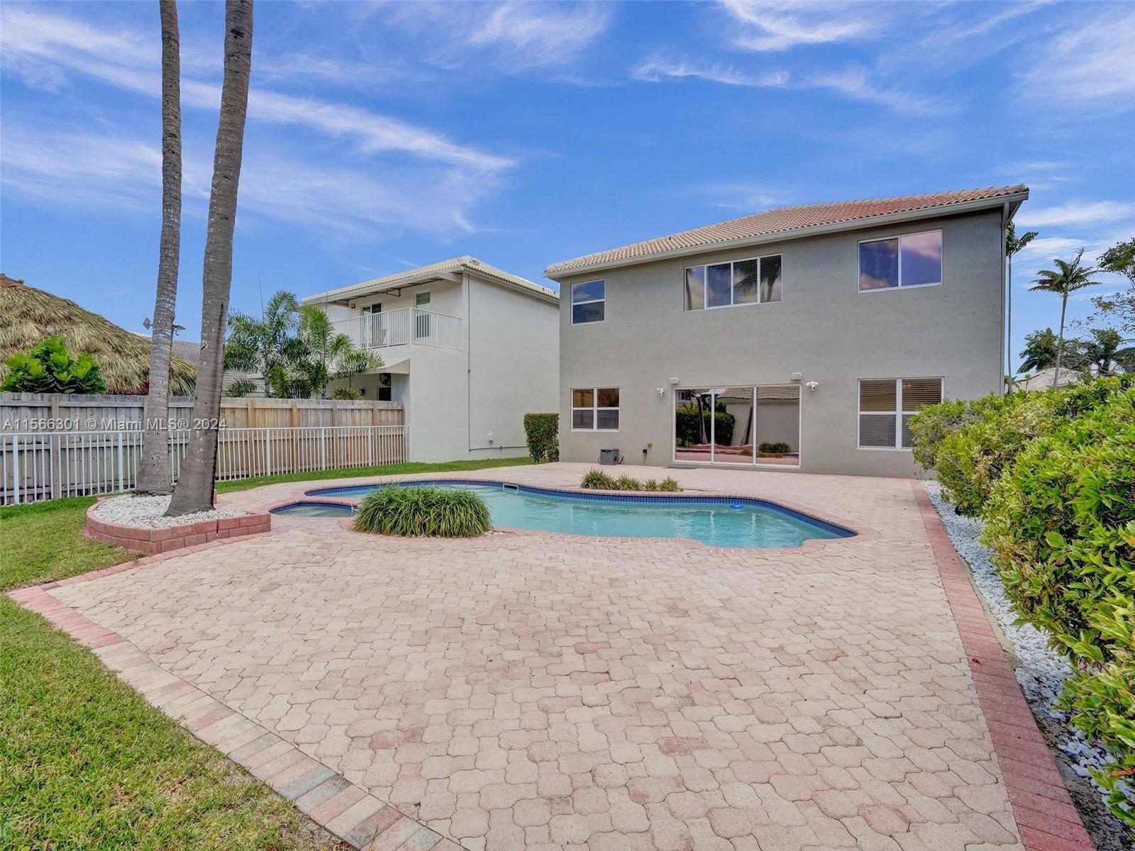 PEMBROKE ISLES 1 - Residential