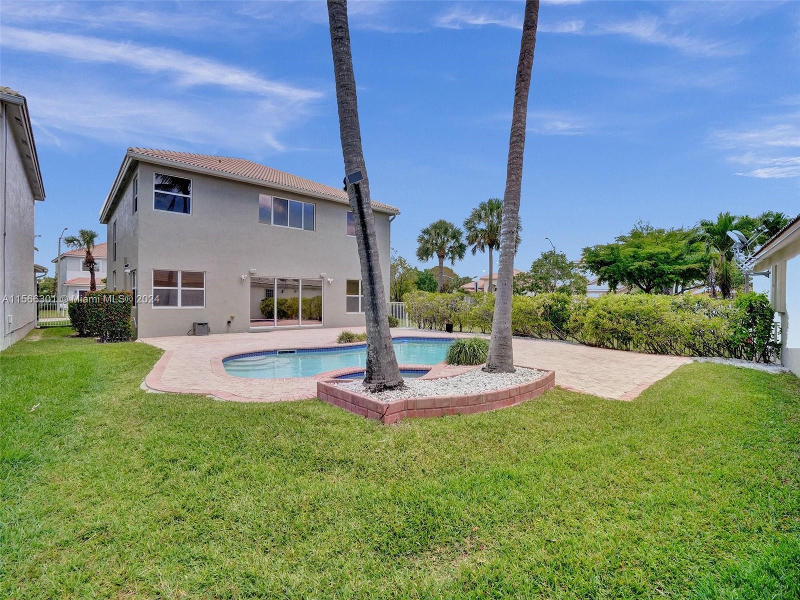 PEMBROKE ISLES 1 - Residential