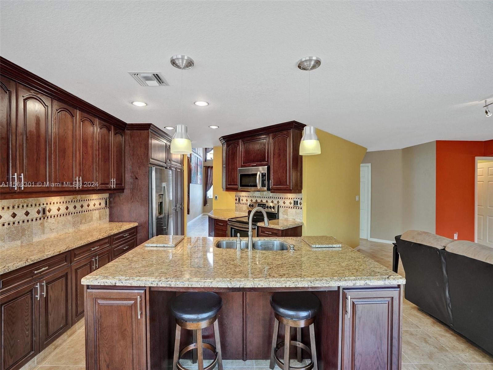 PEMBROKE ISLES 1 - Residential