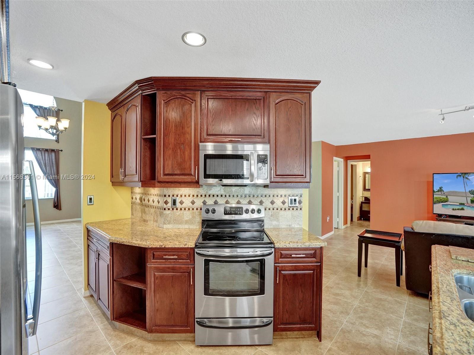 PEMBROKE ISLES 1 - Residential