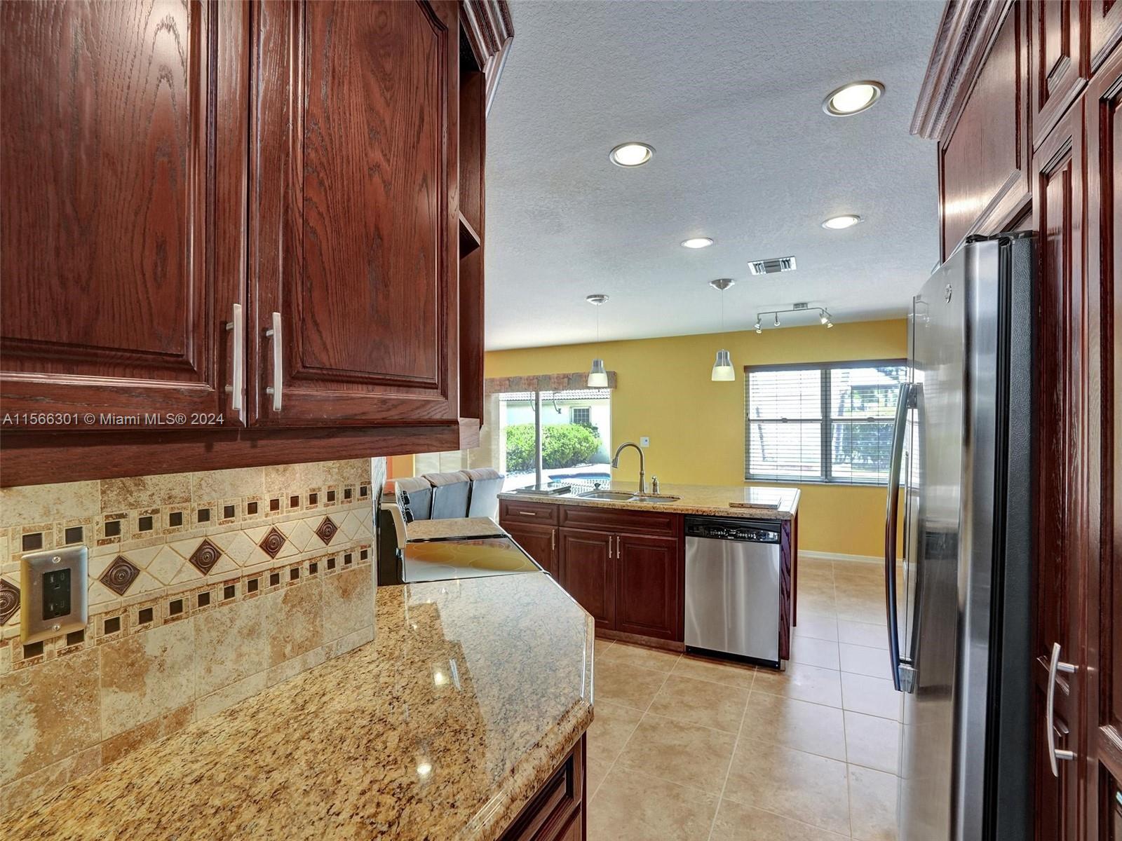 PEMBROKE ISLES 1 - Residential
