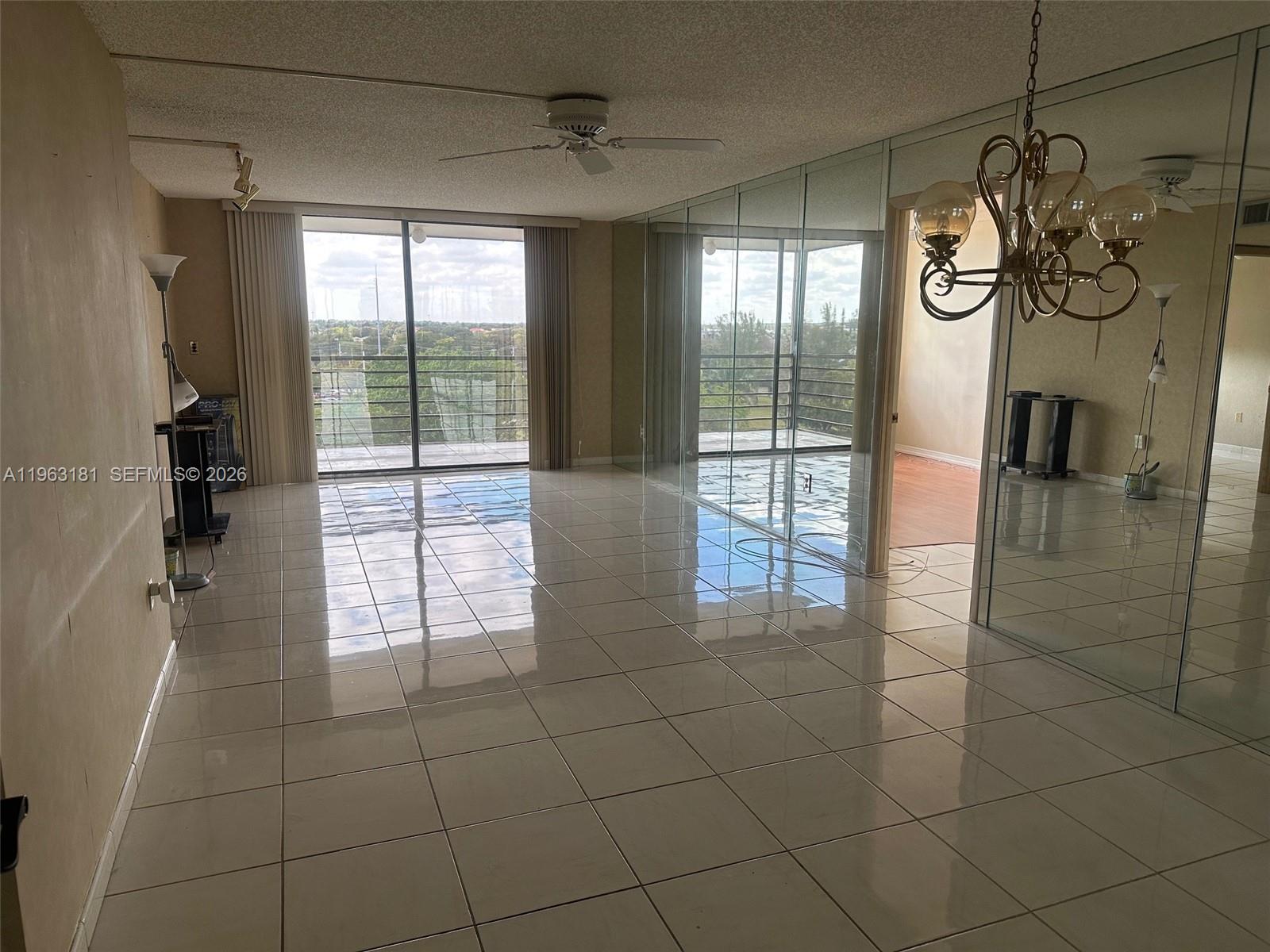 BEAUTIFUL CONDO IN THE DESIRABLE 55+OLDERS GATED COMMUNITY OF PARK PLACE. 2 BEDROOMS, 2
BATHROOMS, VIEW TO GOLF COURSE. FLOOR TILED. EXCELLENT AMENITIES. NEAR RESTAURANTS, MAJOR BANKS, SHOPPING CENTERS, HEALTHCARE CENTER, AND MAJOR HIGHWAYS.