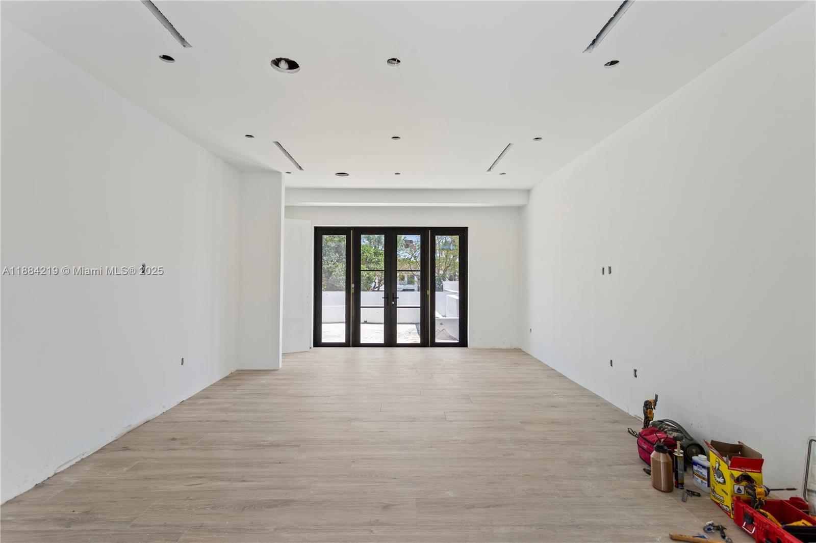 NORTH PINECREST - Residential