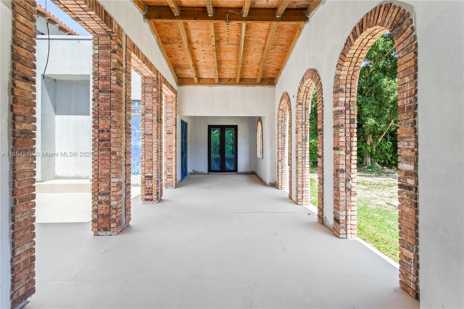 NORTH PINECREST - Residential