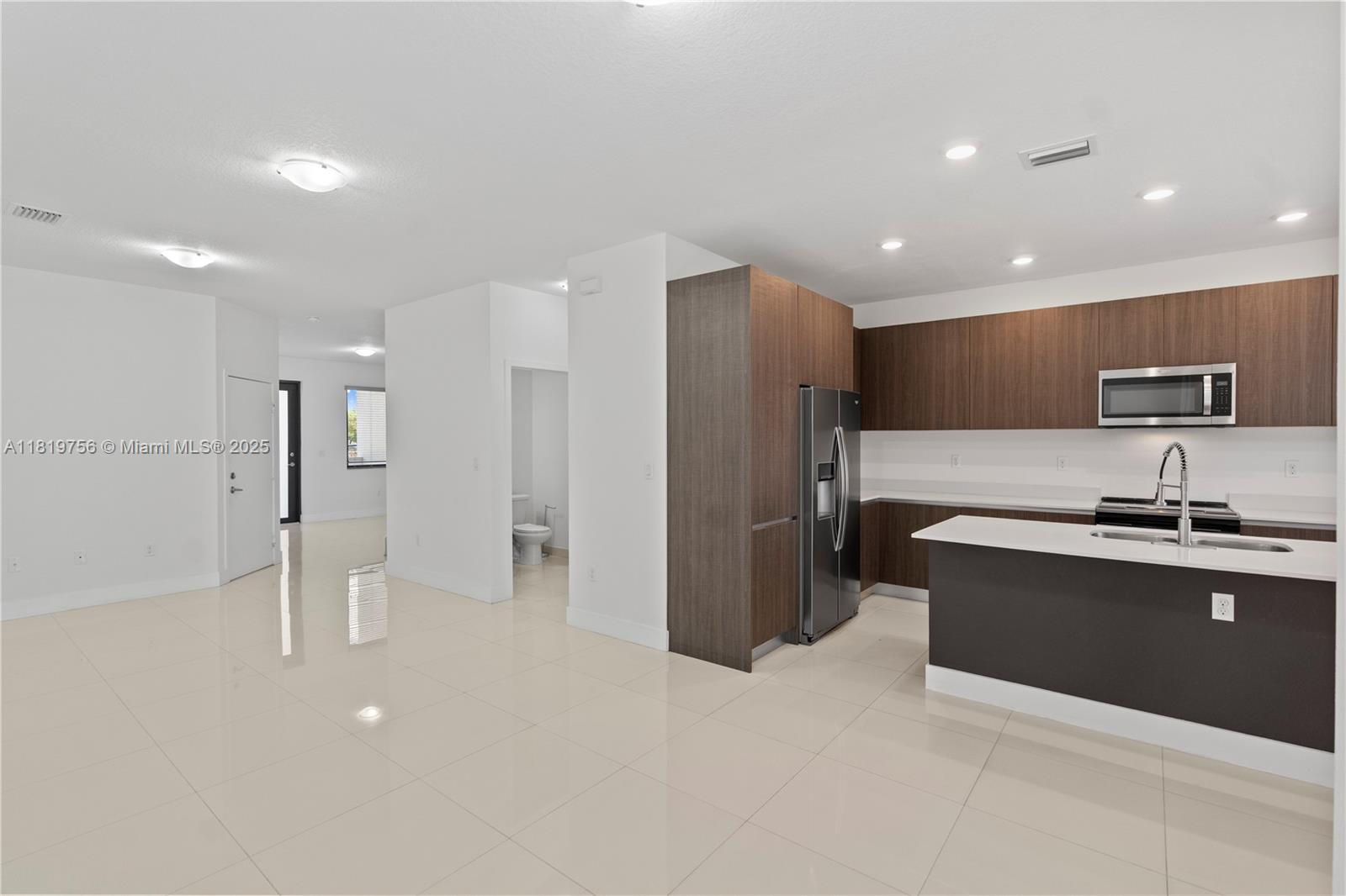 CENTURY PARK PLACE - Residential Lease