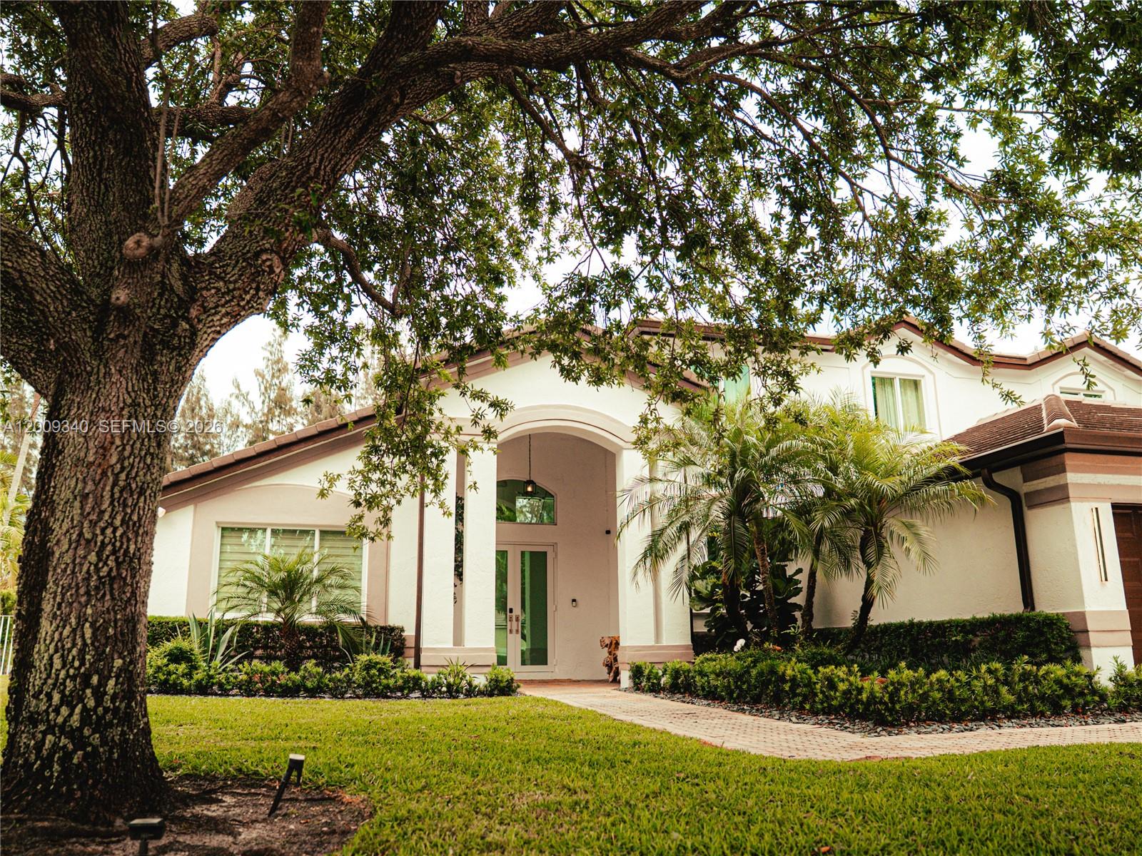 WINDSOR PALMS - Residential
