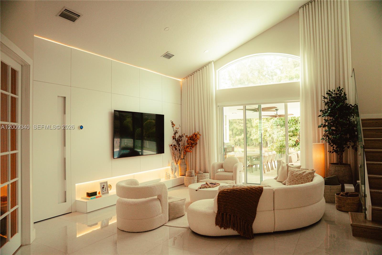 WINDSOR PALMS - Residential