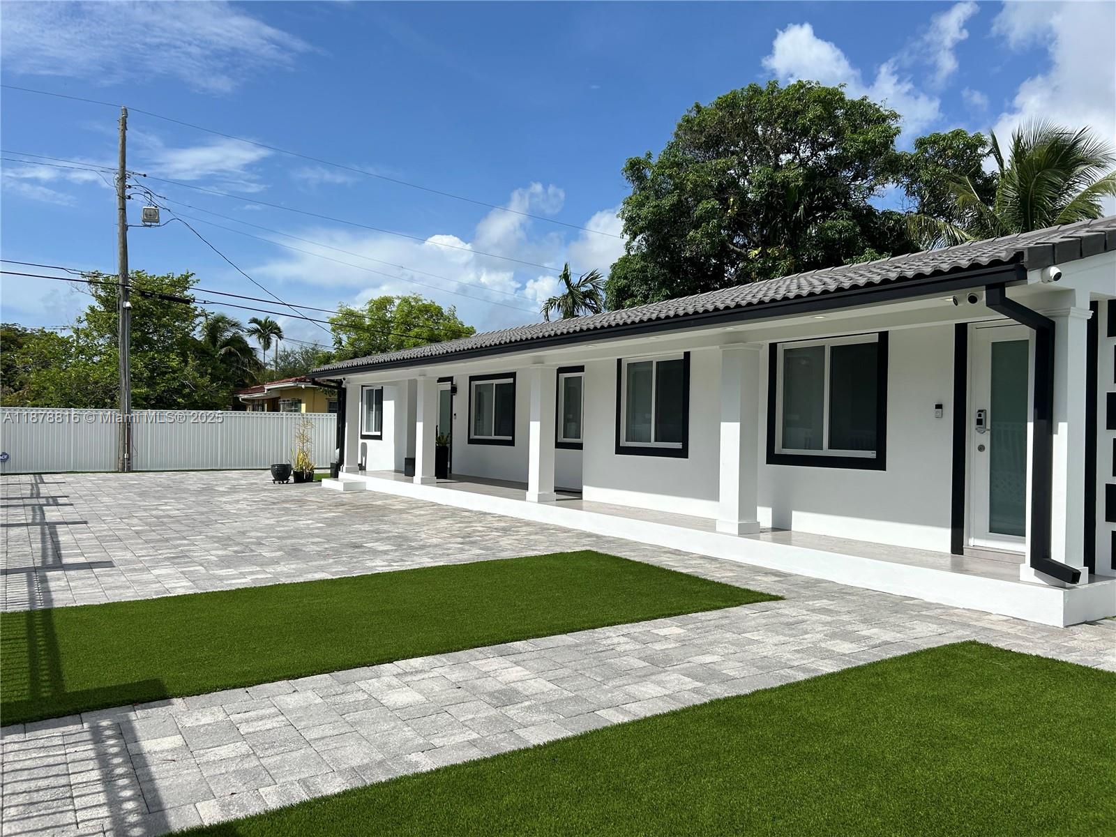 Beautiful house in Coral Gables! This house has four bedrooms, three bathrooms and a large patio with a pool.