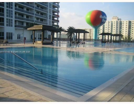 BEACH CLUB II - Residential