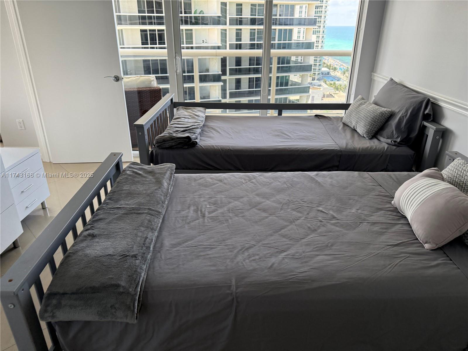 BEACH CLUB II - Residential