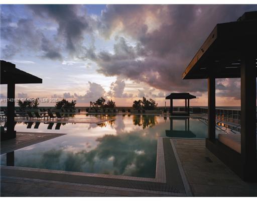 BEACH CLUB II - Residential