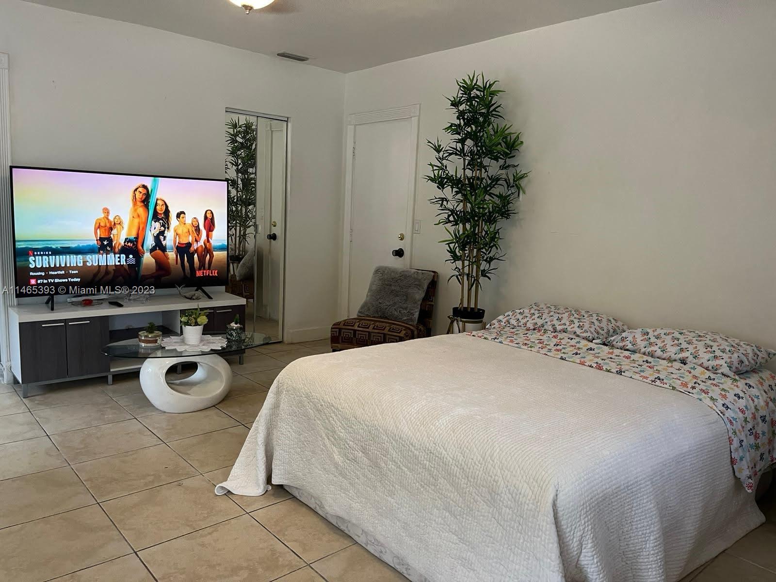 NORTH HOLLYWOOD - Residential Lease