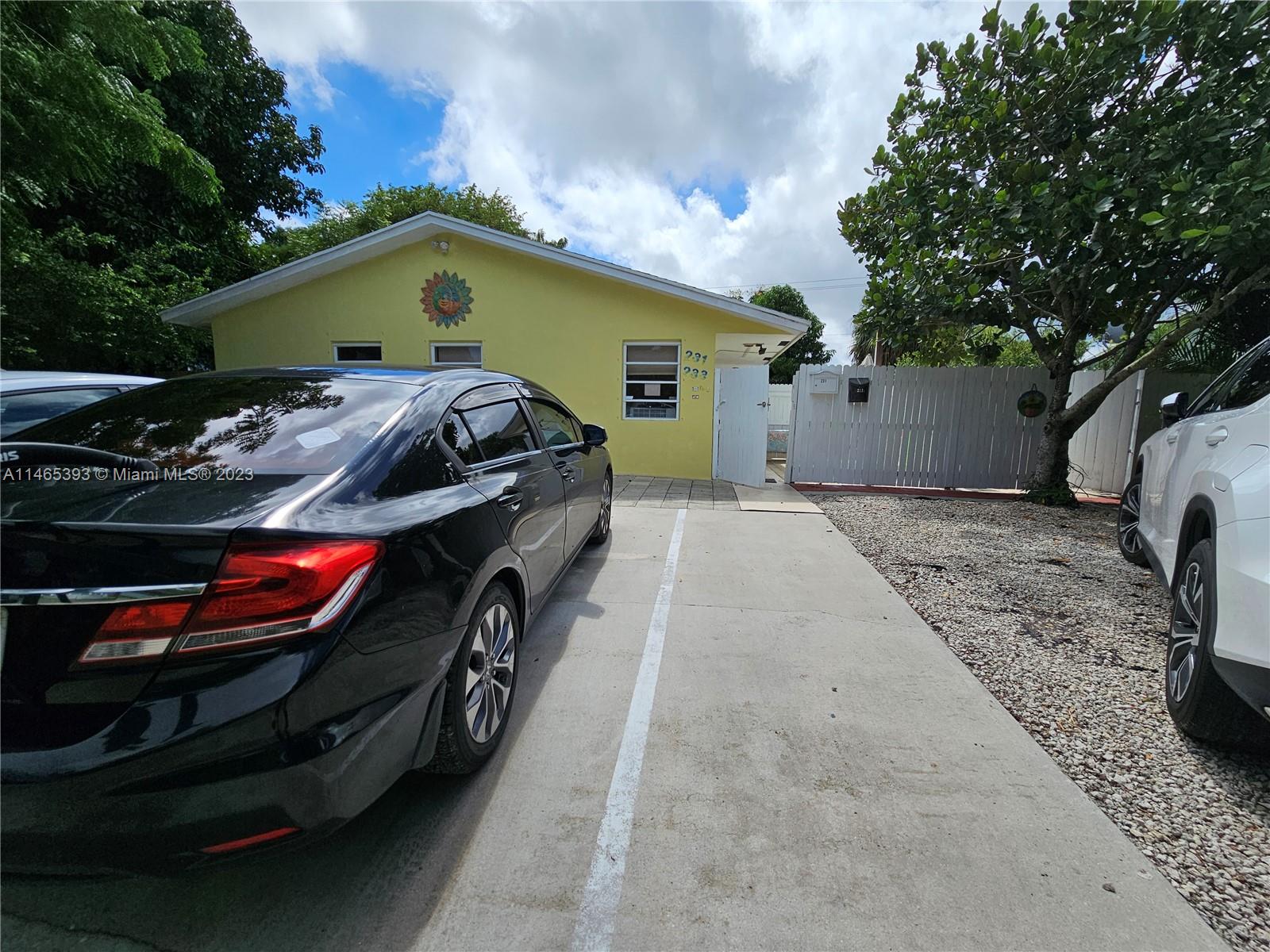 NORTH HOLLYWOOD - Residential Lease