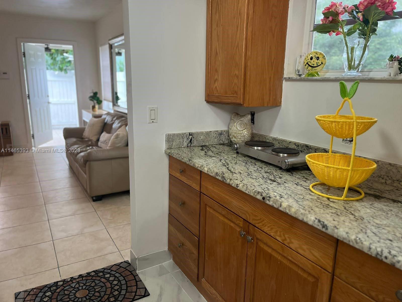 NORTH HOLLYWOOD - Residential Lease