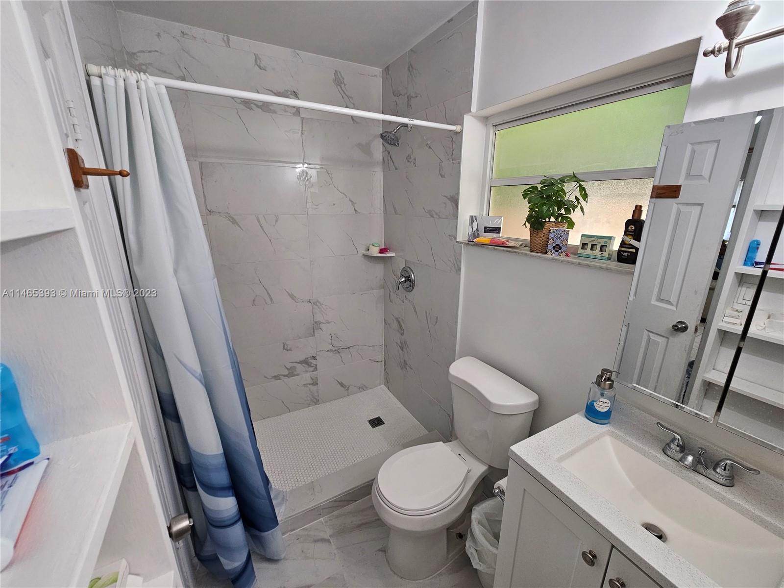 NORTH HOLLYWOOD - Residential Lease
