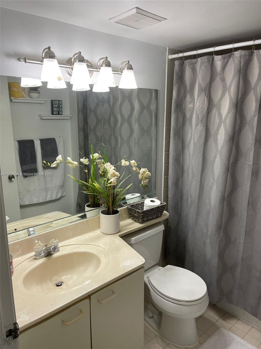 MEDITERRANEAN VILLAS COND - Residential