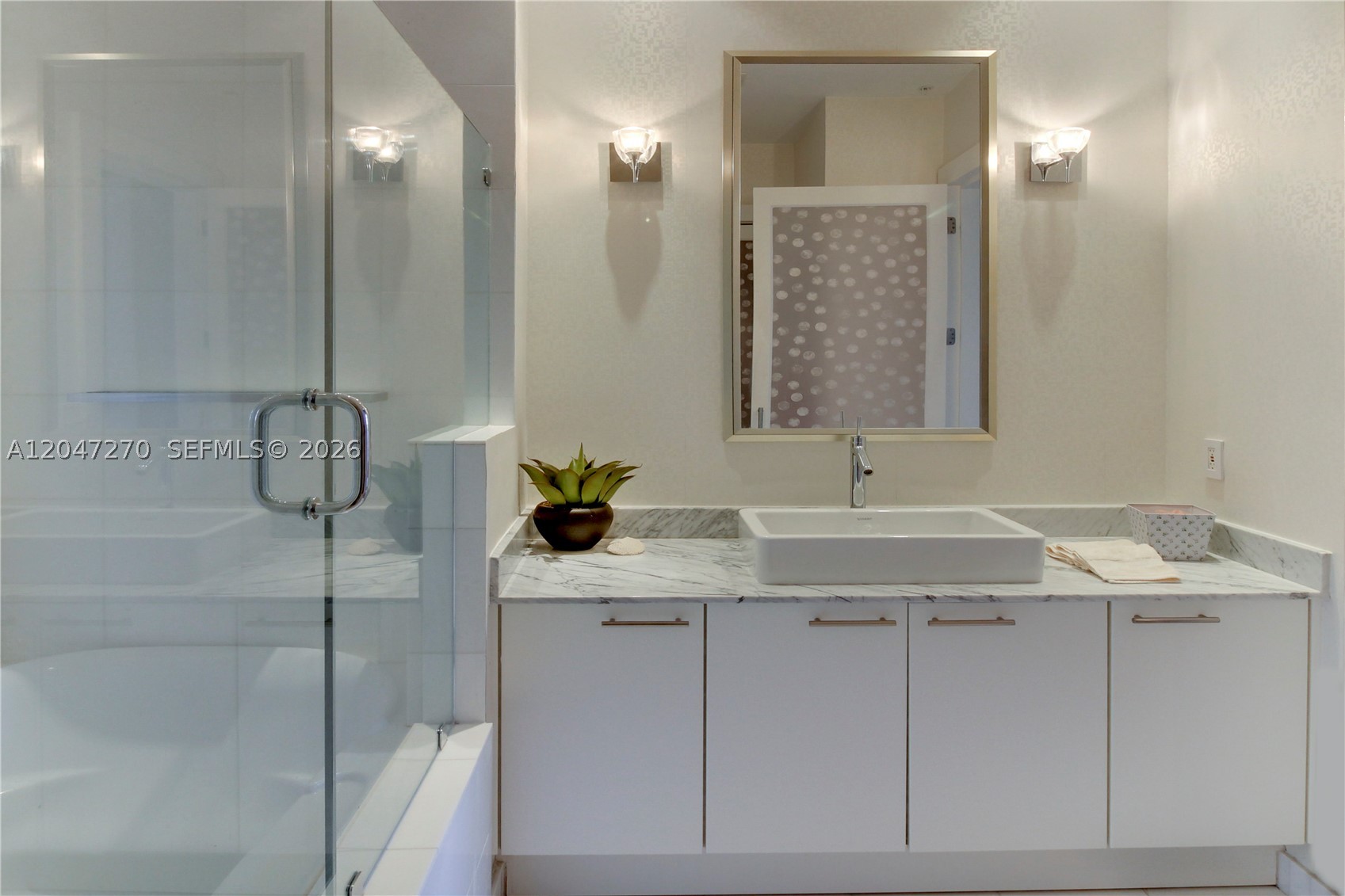 THE MERIDIAN CONDO - Residential