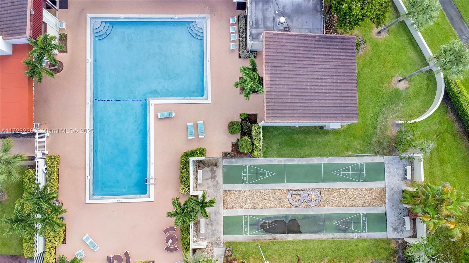 BOUNDBROOK CONDO S - Residential
