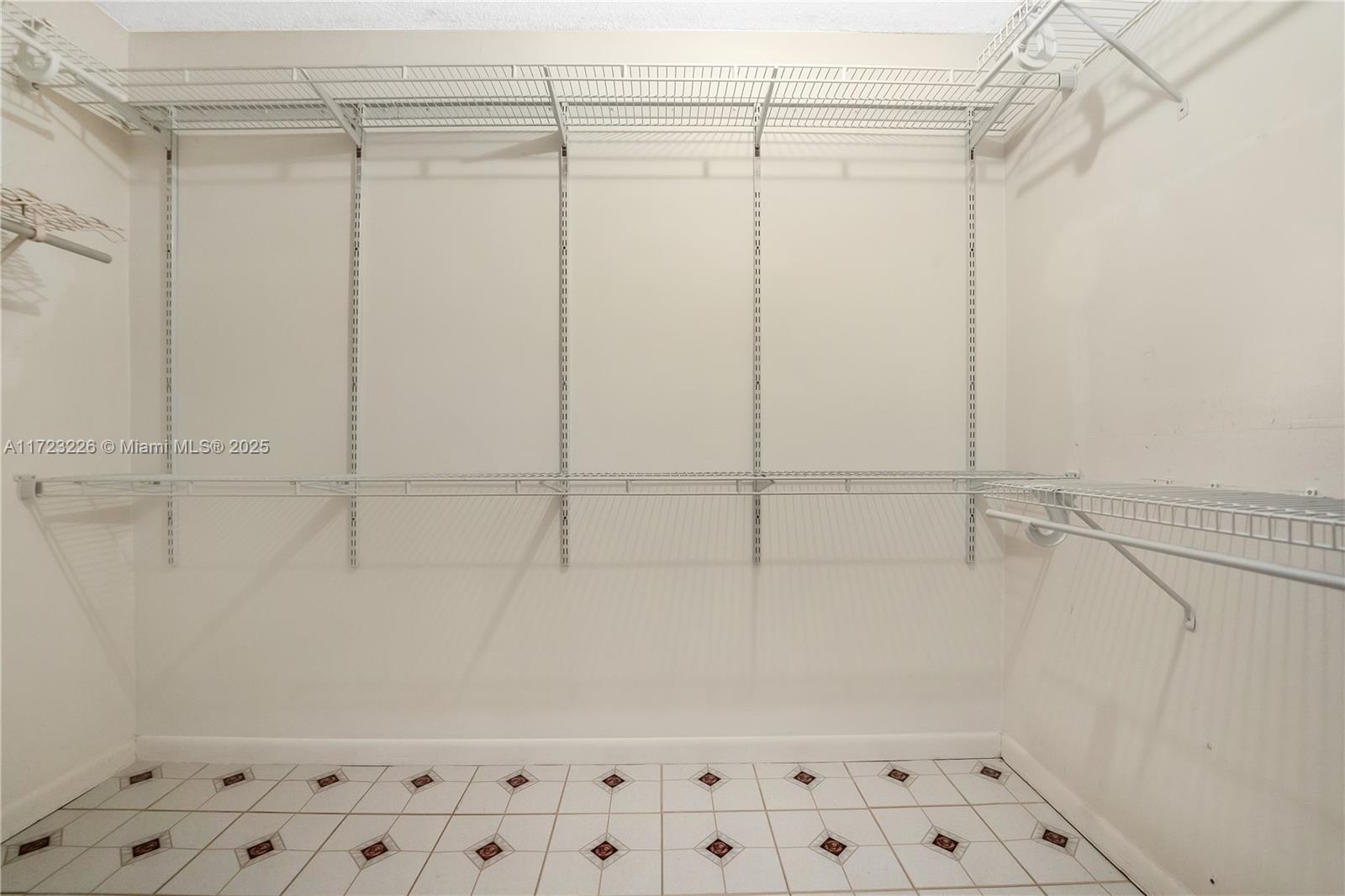 BOUNDBROOK CONDO S - Residential