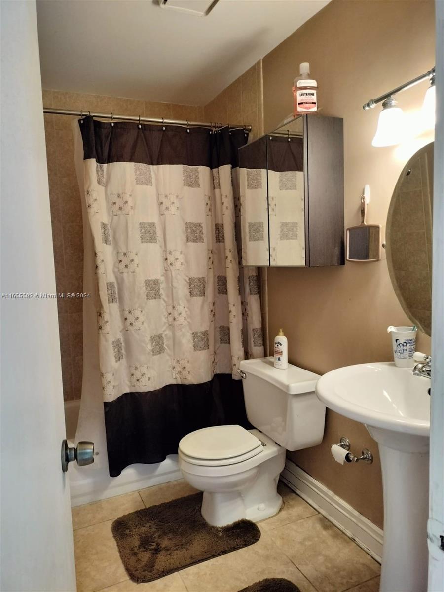 WINDMILL LAKES II CONDO - Residential