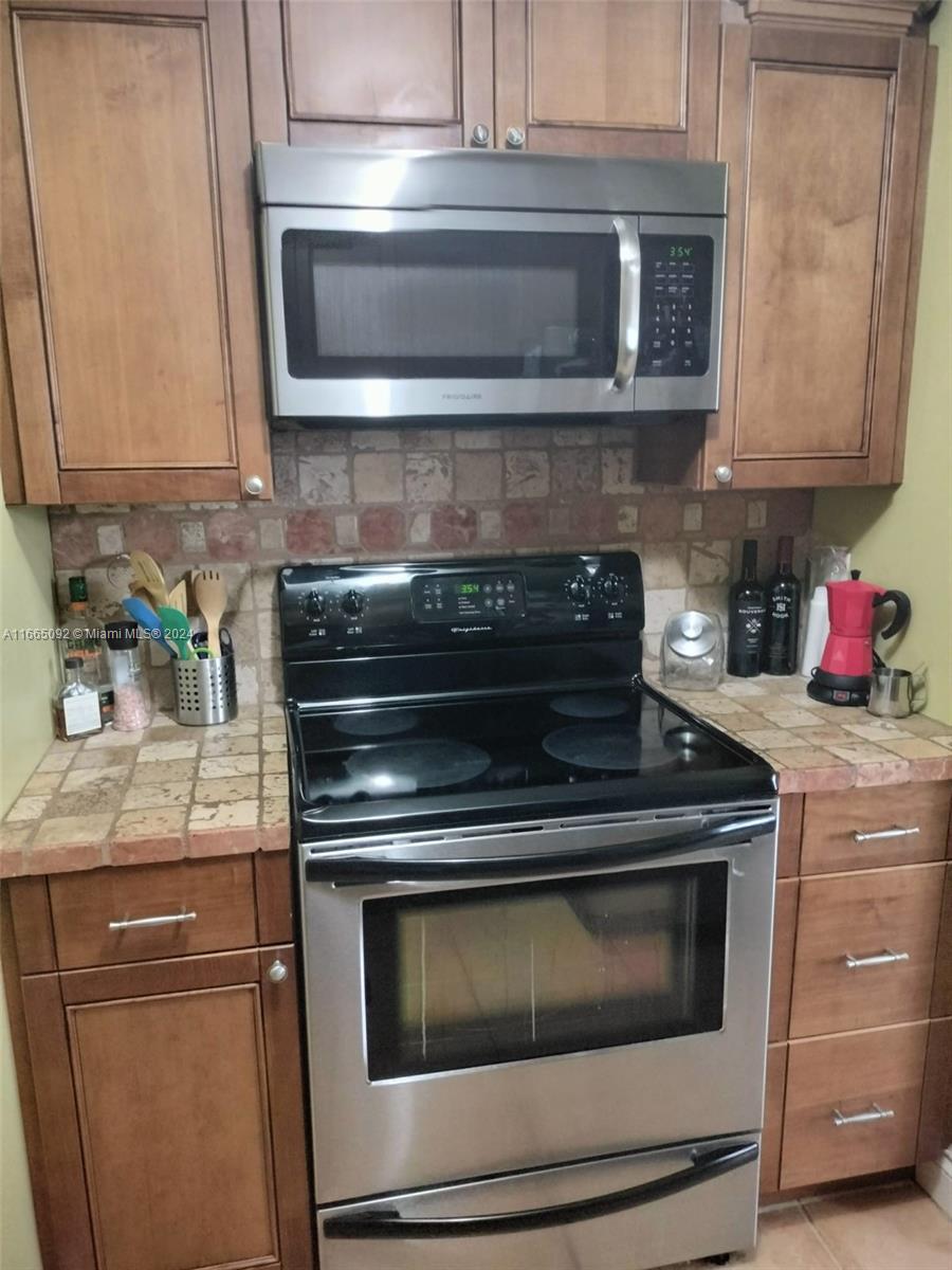 WINDMILL LAKES II CONDO - Residential