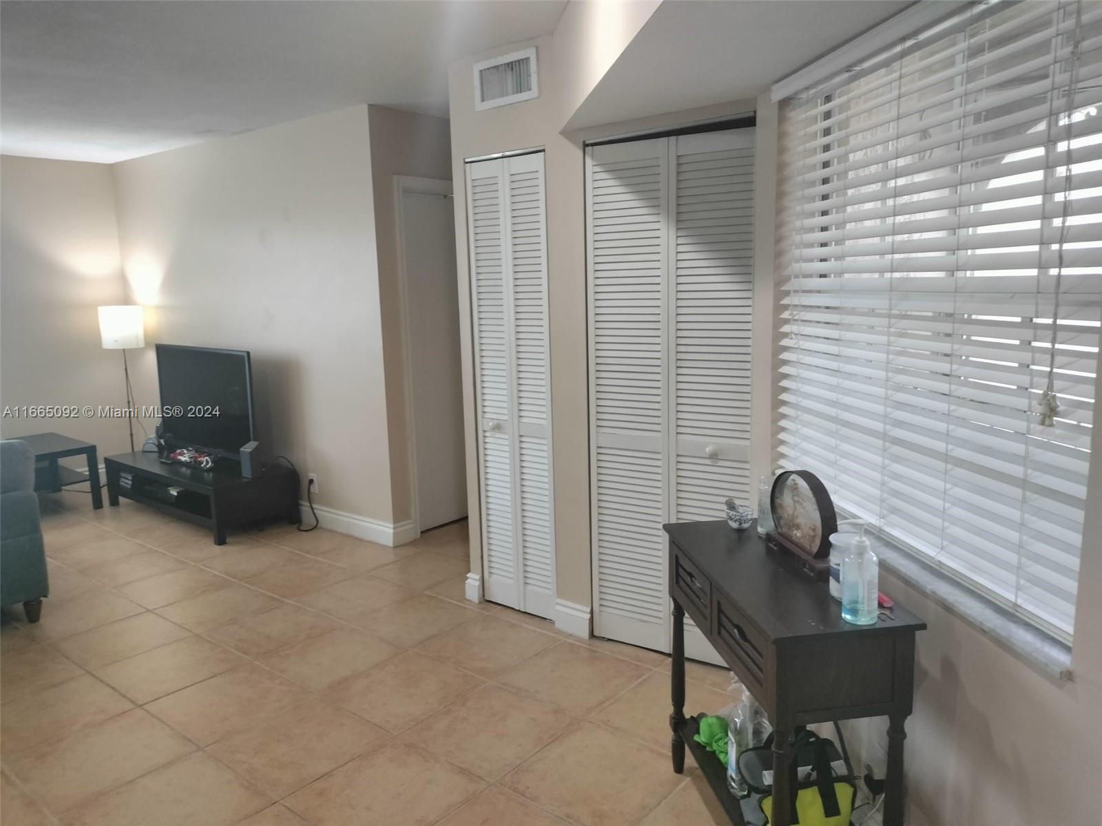 WINDMILL LAKES II CONDO - Residential