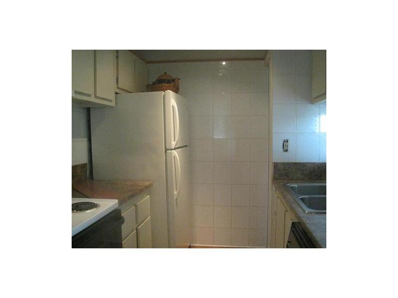 PEPPERMILL KENDALE LK'S W - Residential Lease