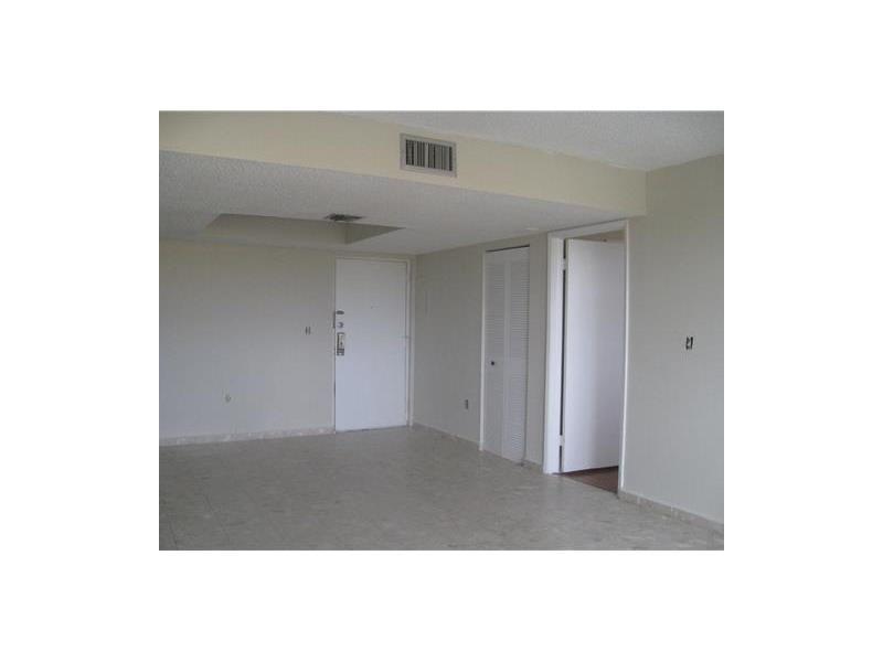 Freshly painted, new A/C, tile throughout, washer/dryer insideunit, really nice community, near expressways and shopping centers. Easy to show. Not foreclosure problem.