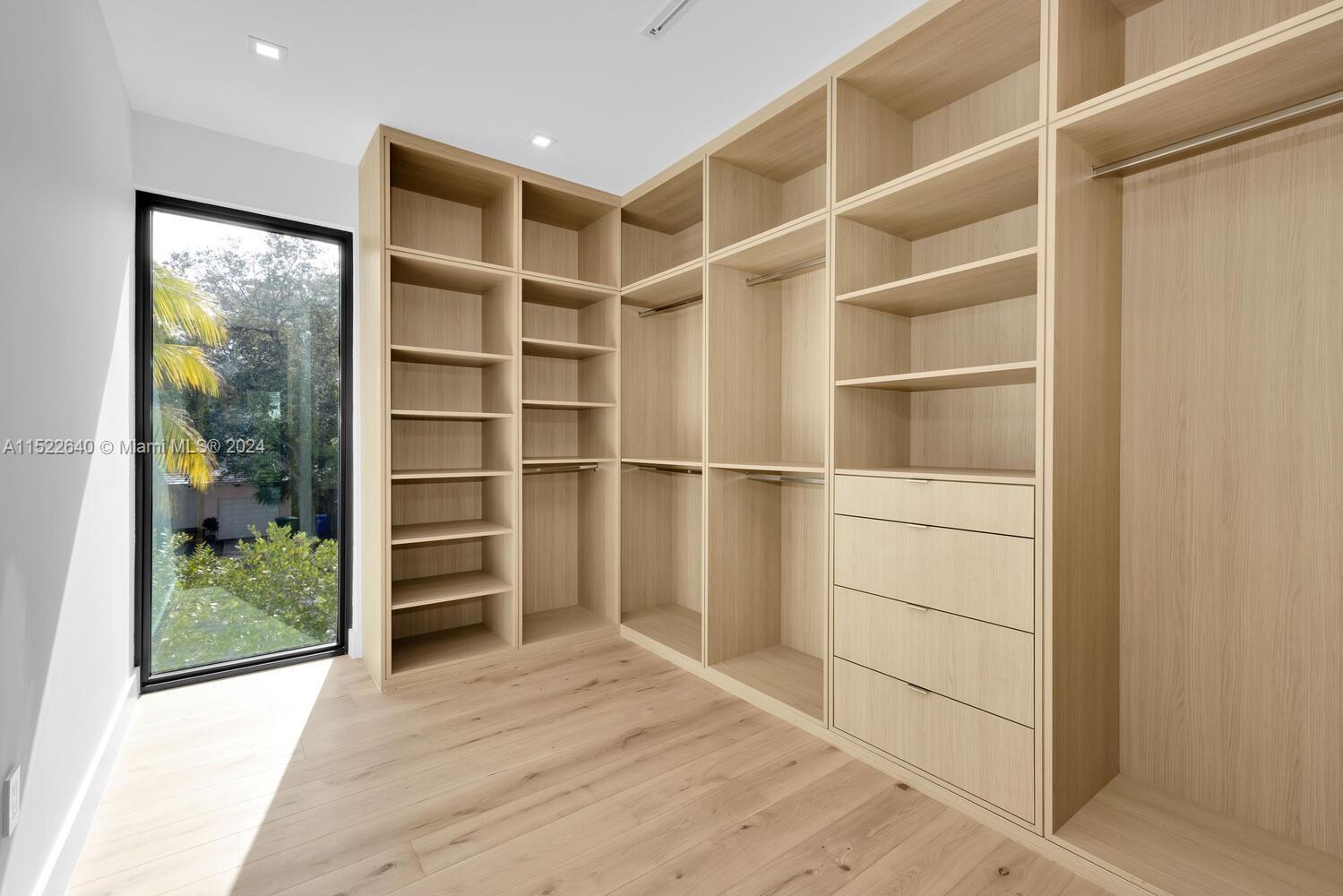 SILVER BLUFF EST SEC C - Residential