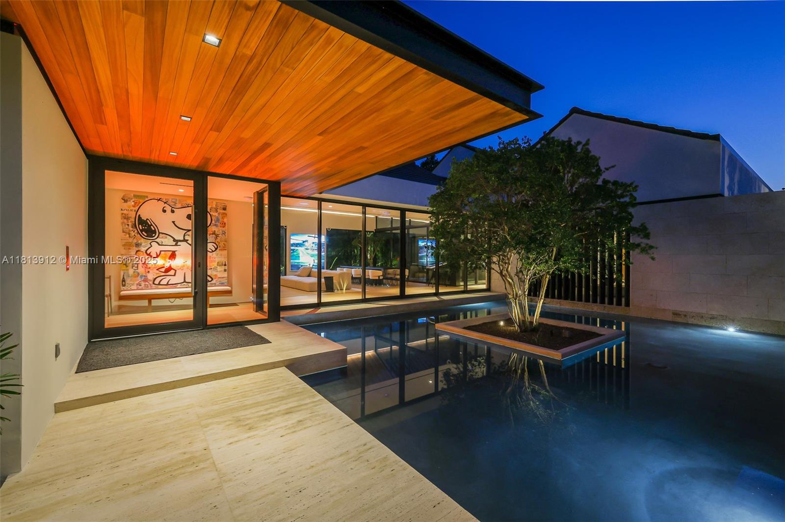 COLLINS MANOR - Residential