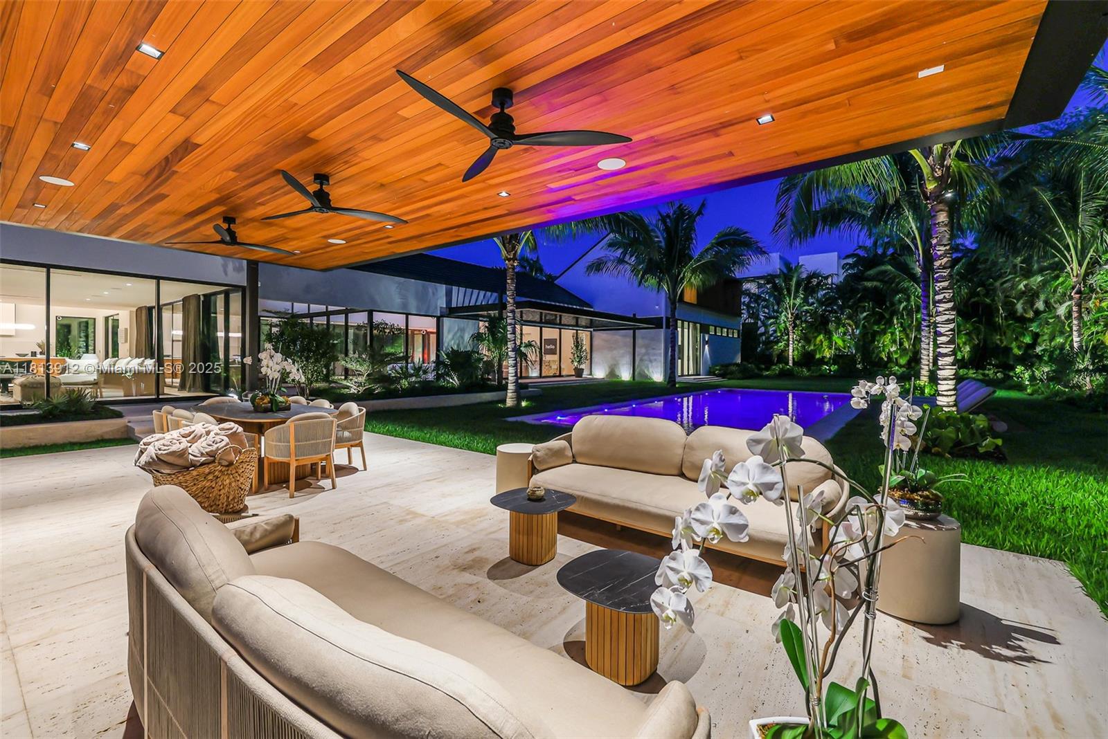 COLLINS MANOR - Residential