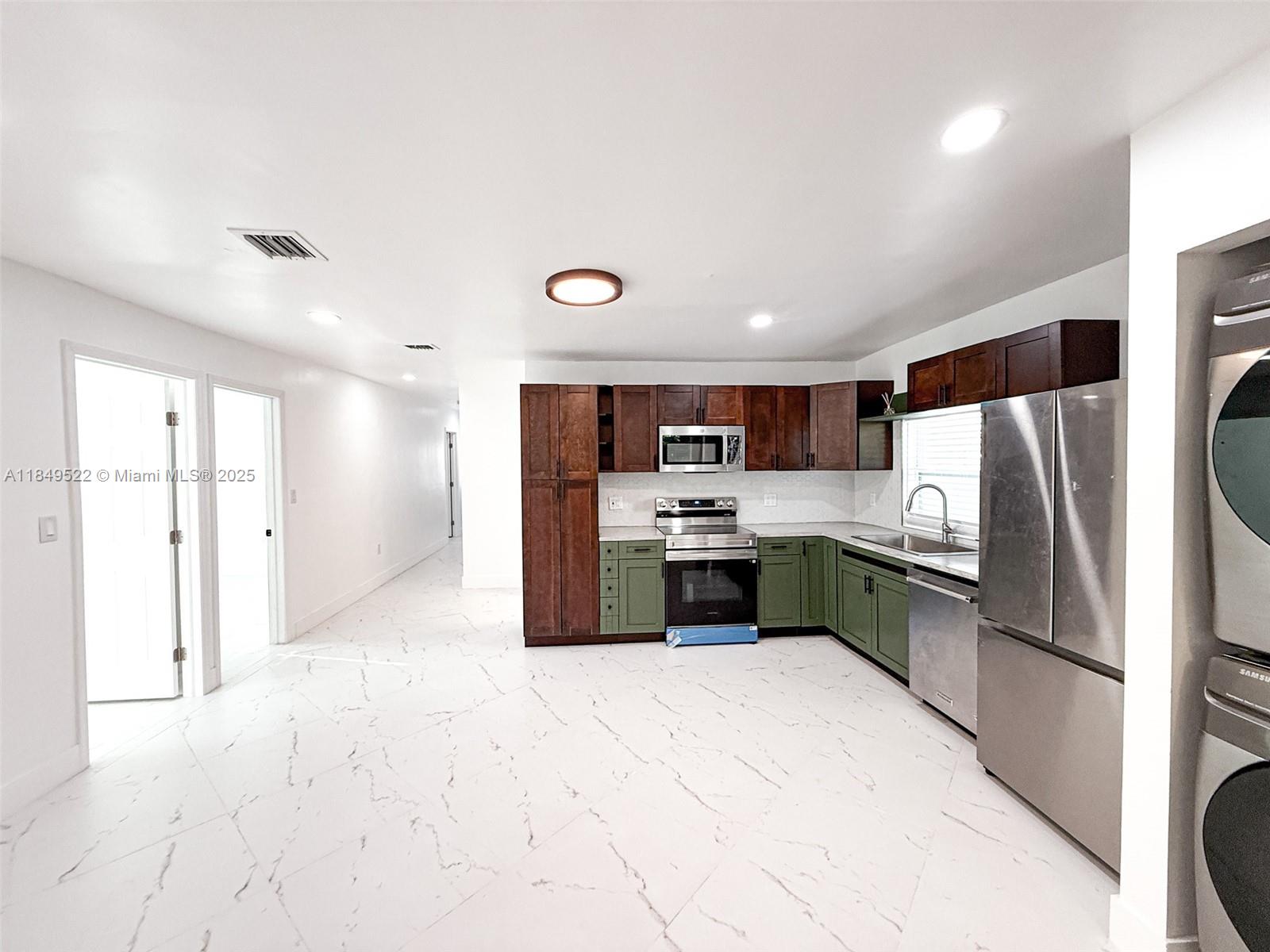 SANTA CLARA SUB - Residential Lease