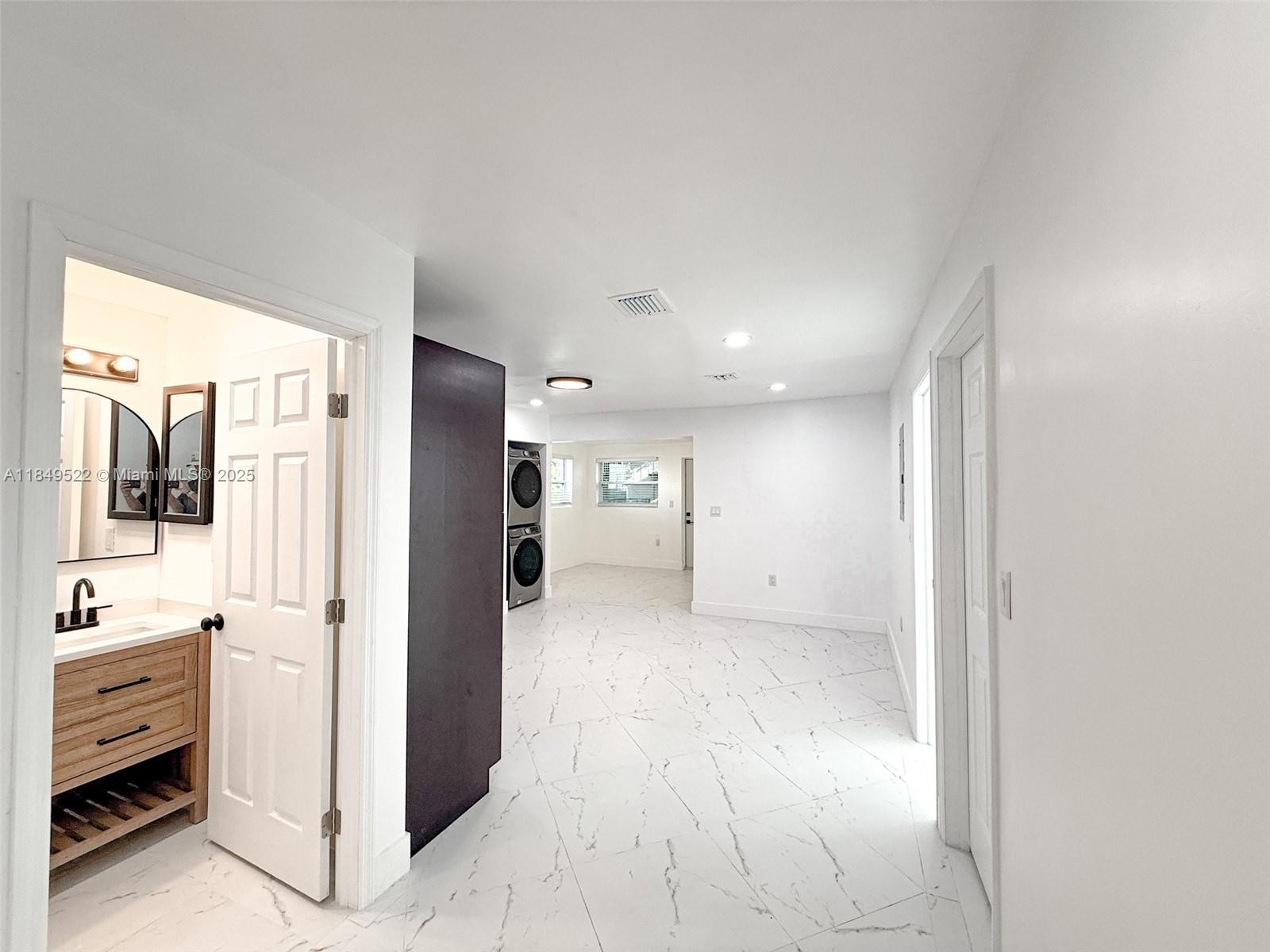 SANTA CLARA SUB - Residential Lease