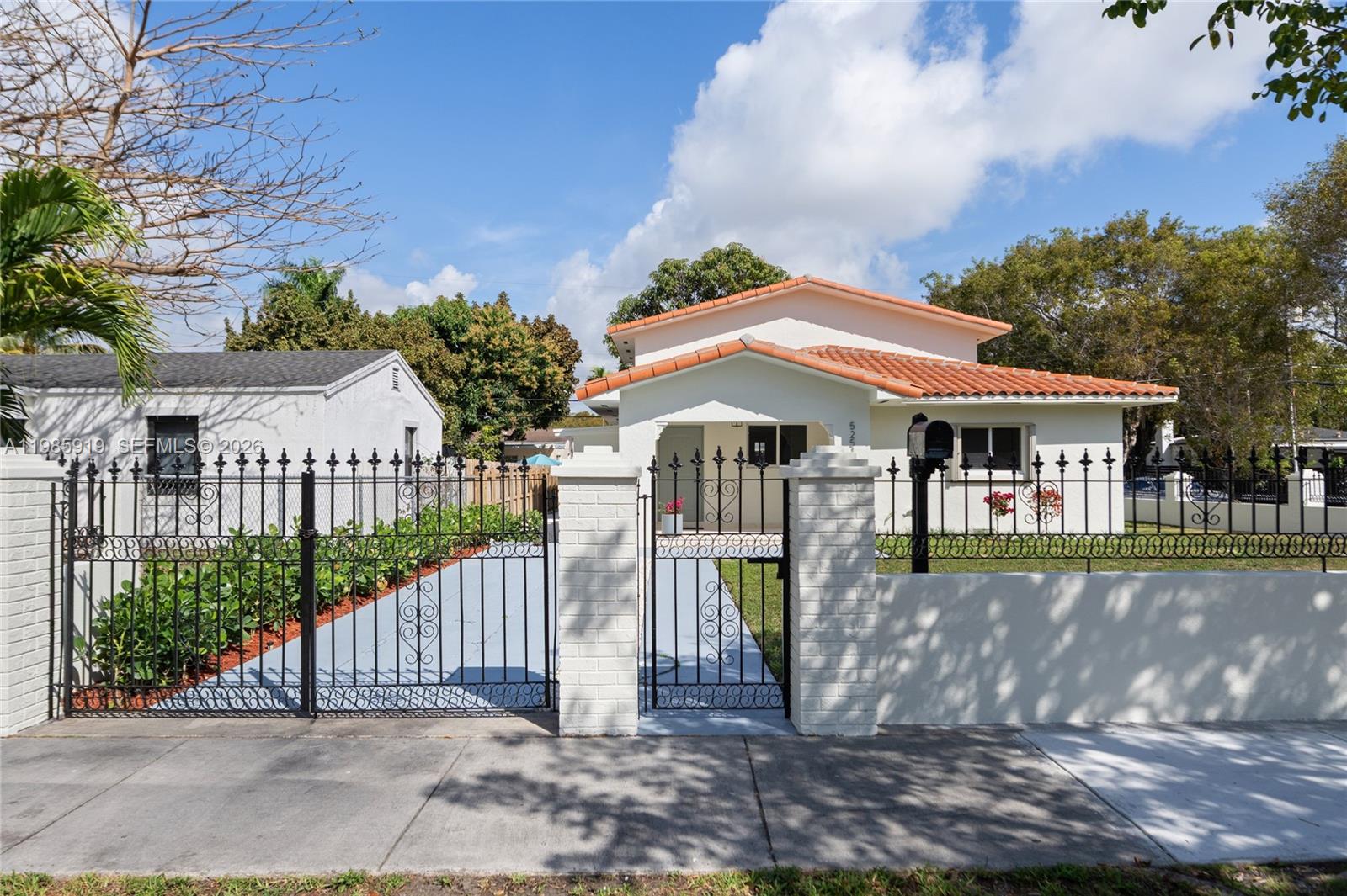 HAZELTON PARK - Residential
