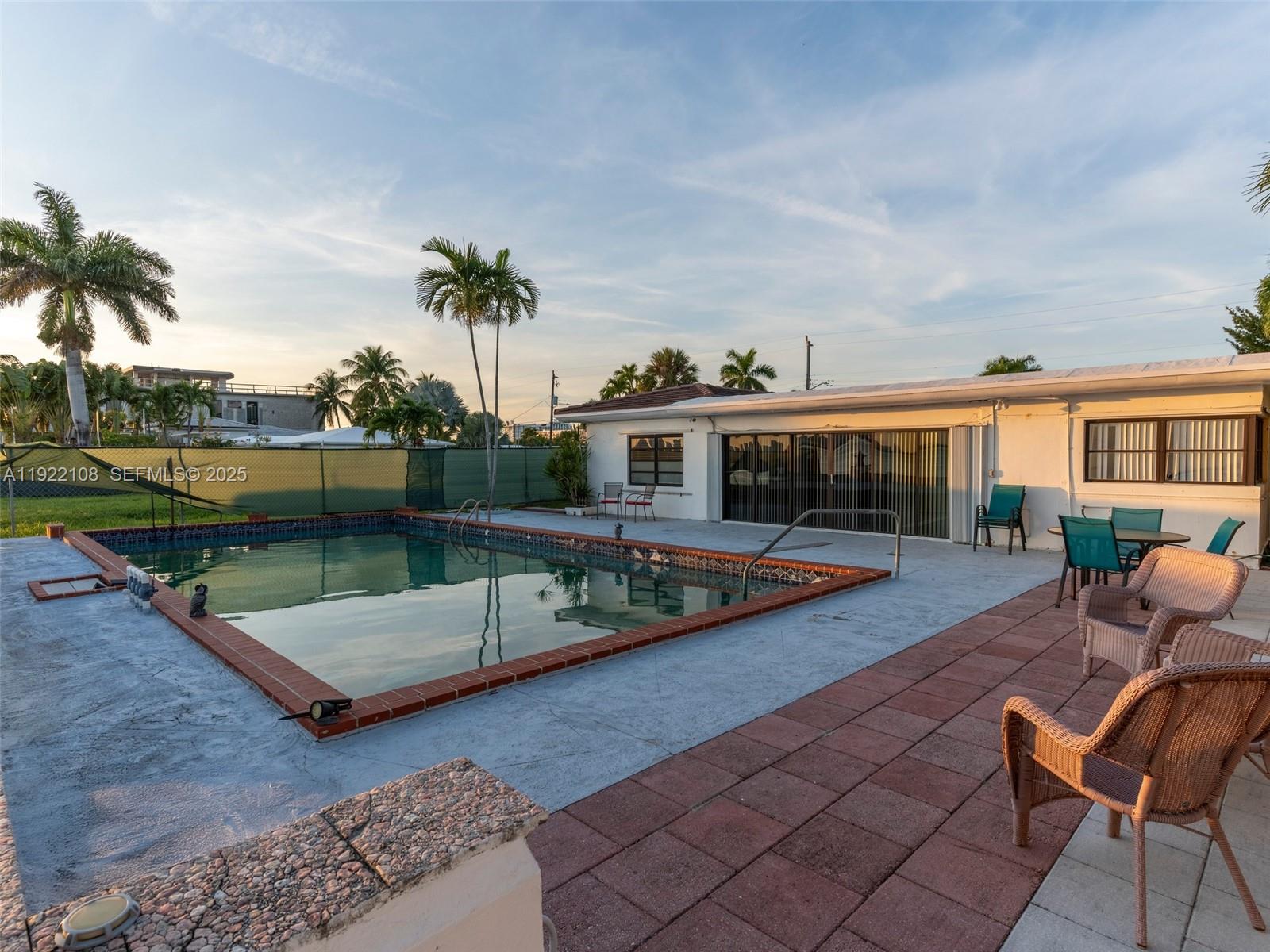 TREASURE ISLAND - Residential