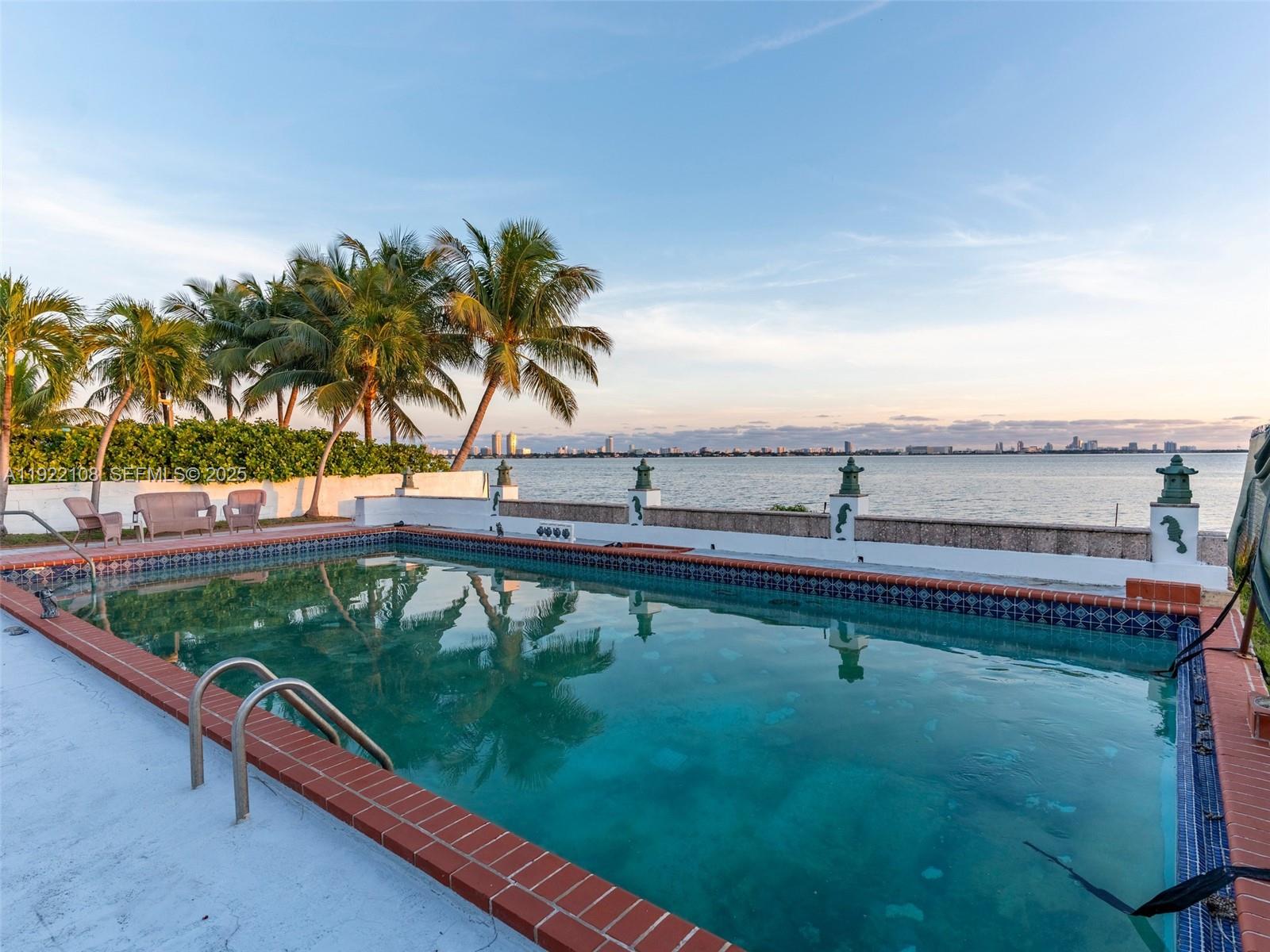 TREASURE ISLAND - Residential