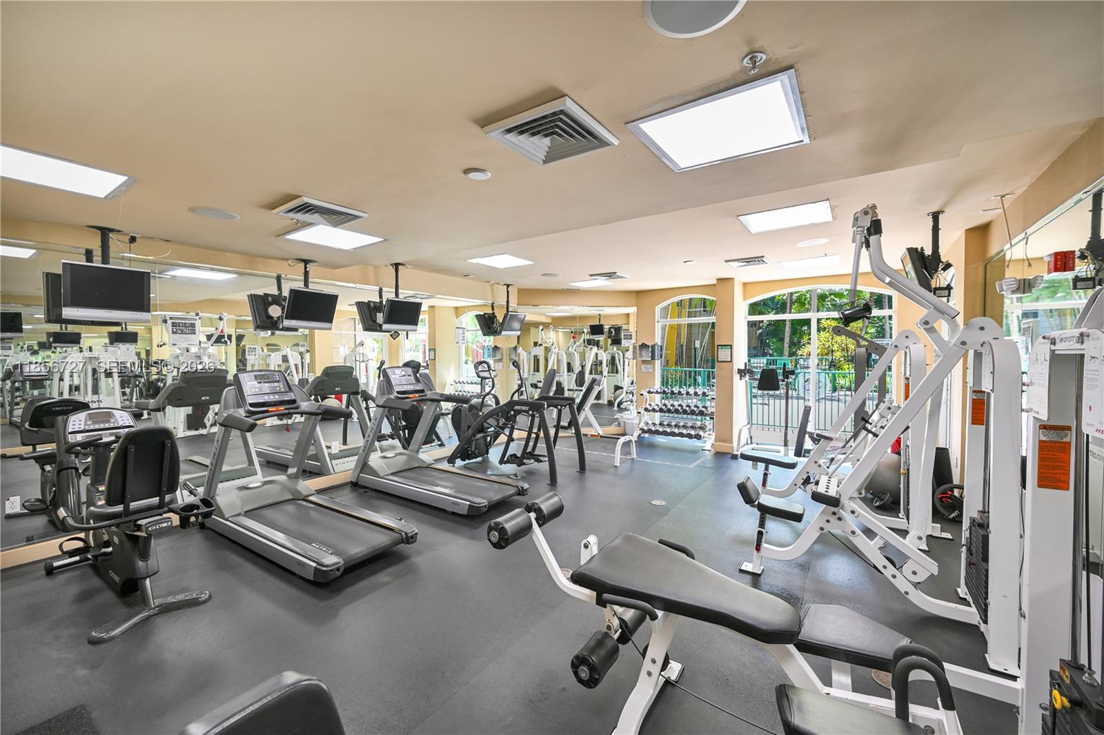 VALENCIA CONDO - Residential