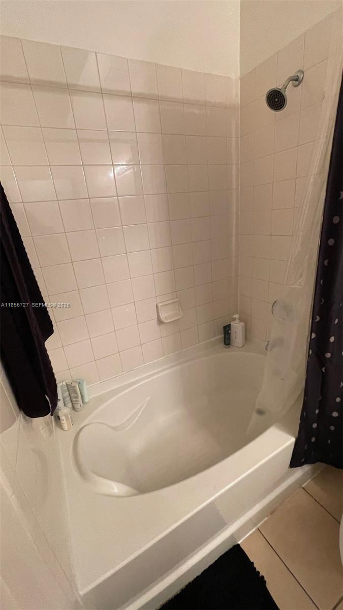 VALENCIA CONDO - Residential