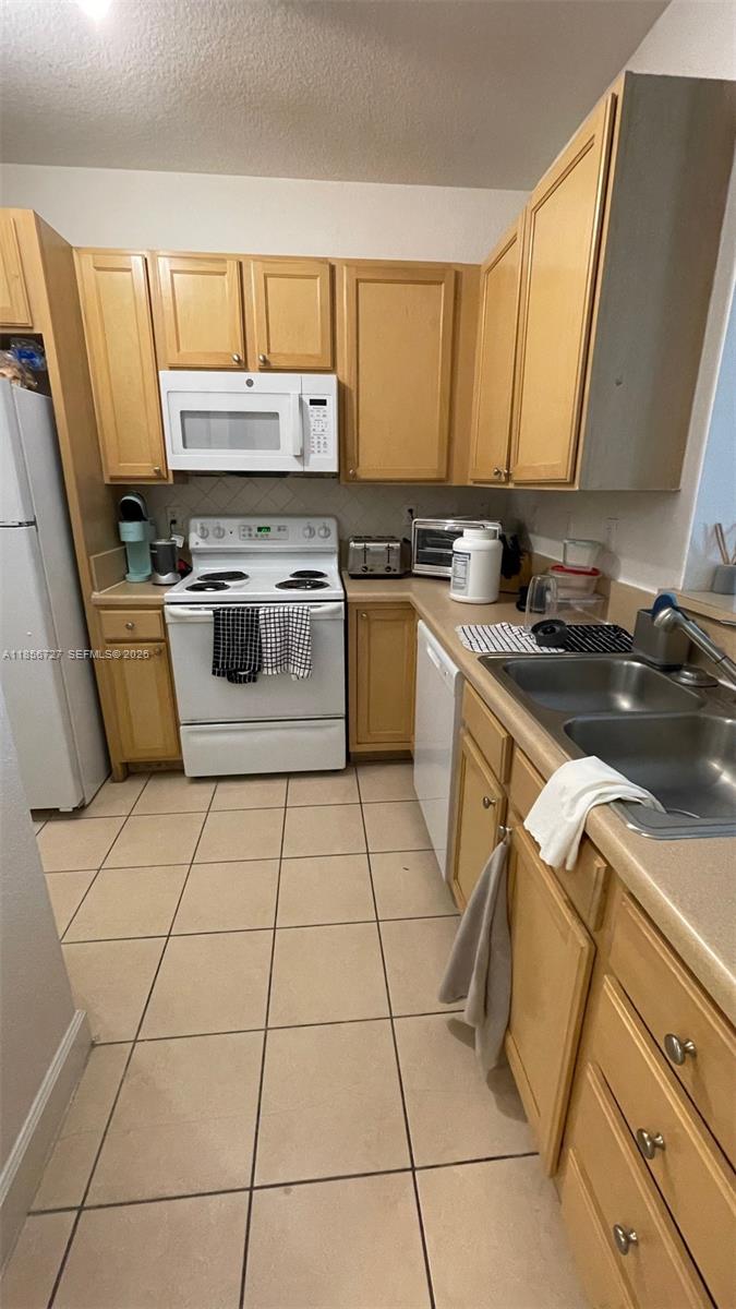 VALENCIA CONDO - Residential