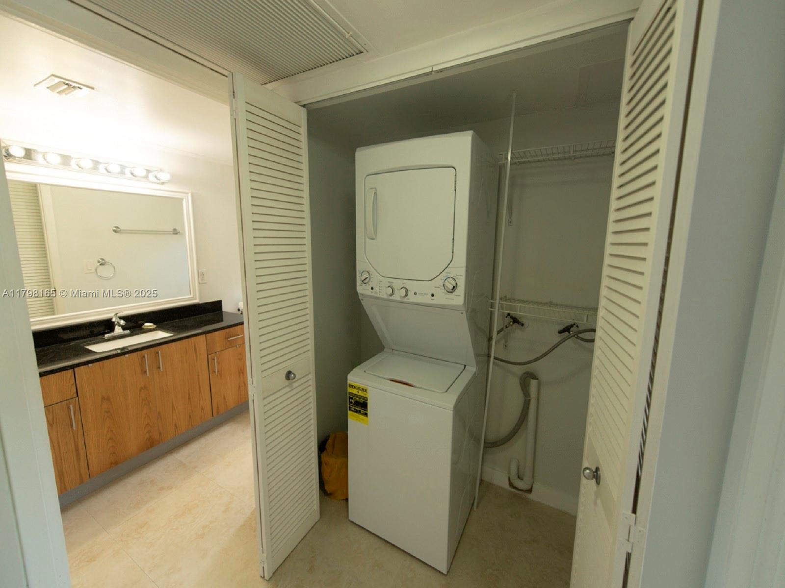 LAS VISTAS AT DORAL CONDO - Residential Lease