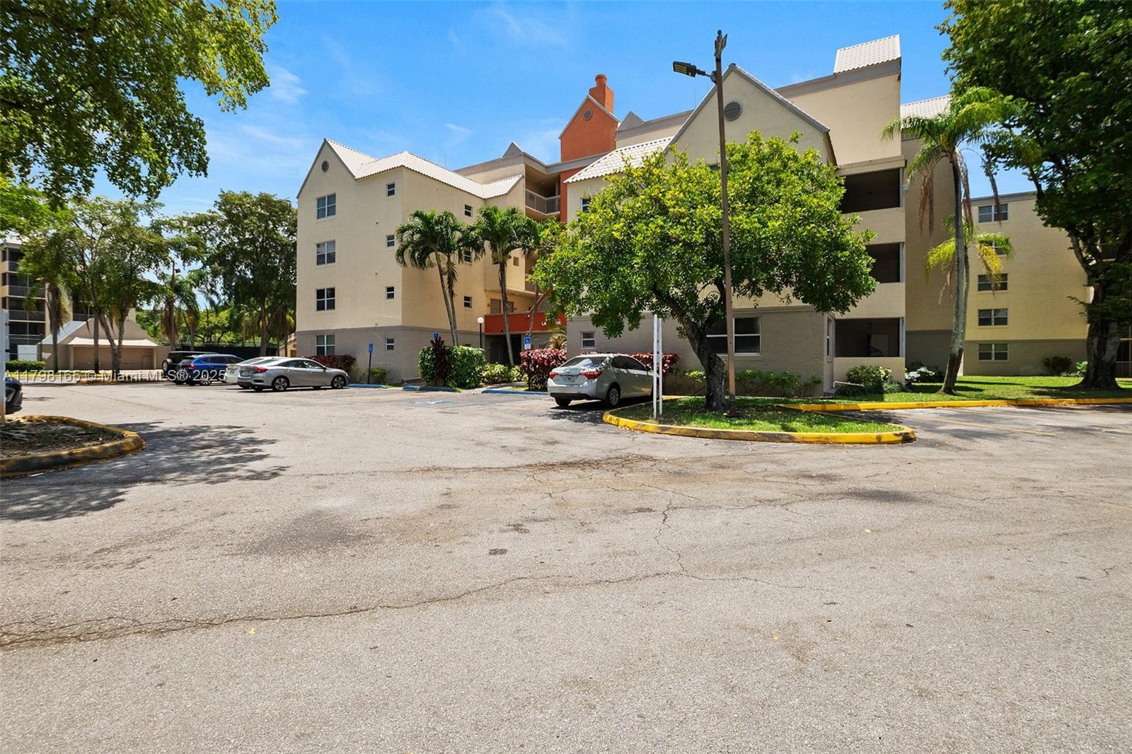 LAS VISTAS AT DORAL CONDO - Residential Lease